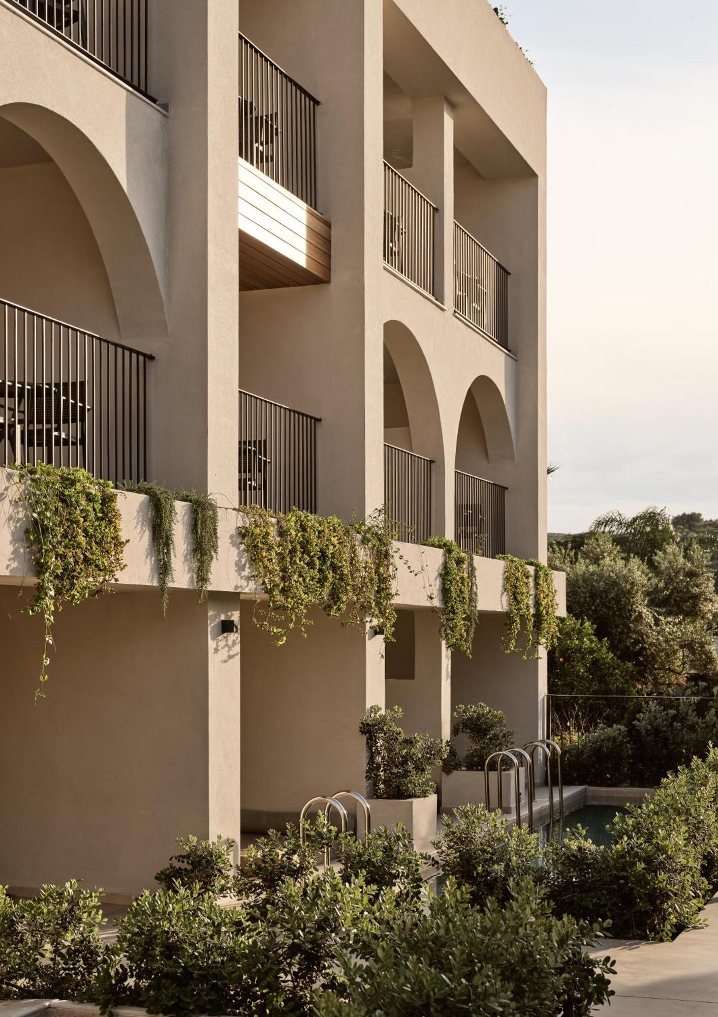 Planos Hotel Exterior foto